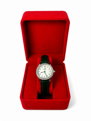 Cartier Femme Argentée – Bracelet Vert et Contour Brillant