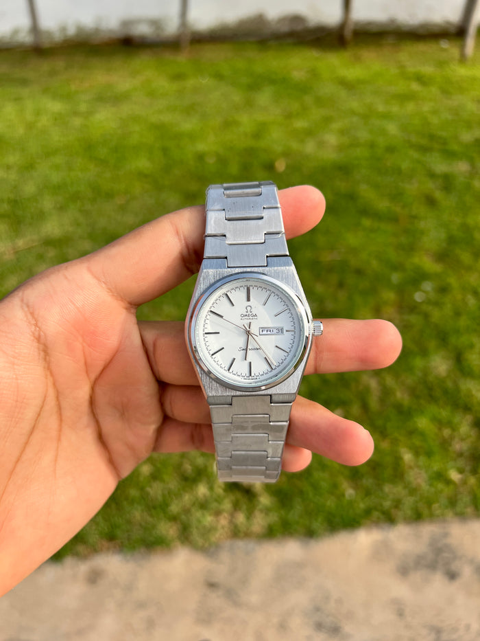 Omega Seamaster Homme Argentée – Cadran Blanc